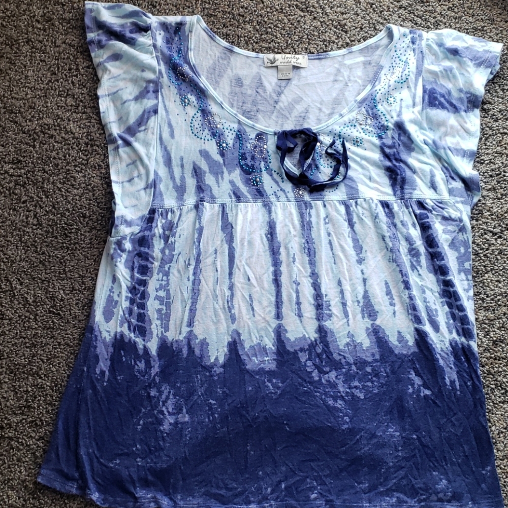 Multi blue top size small